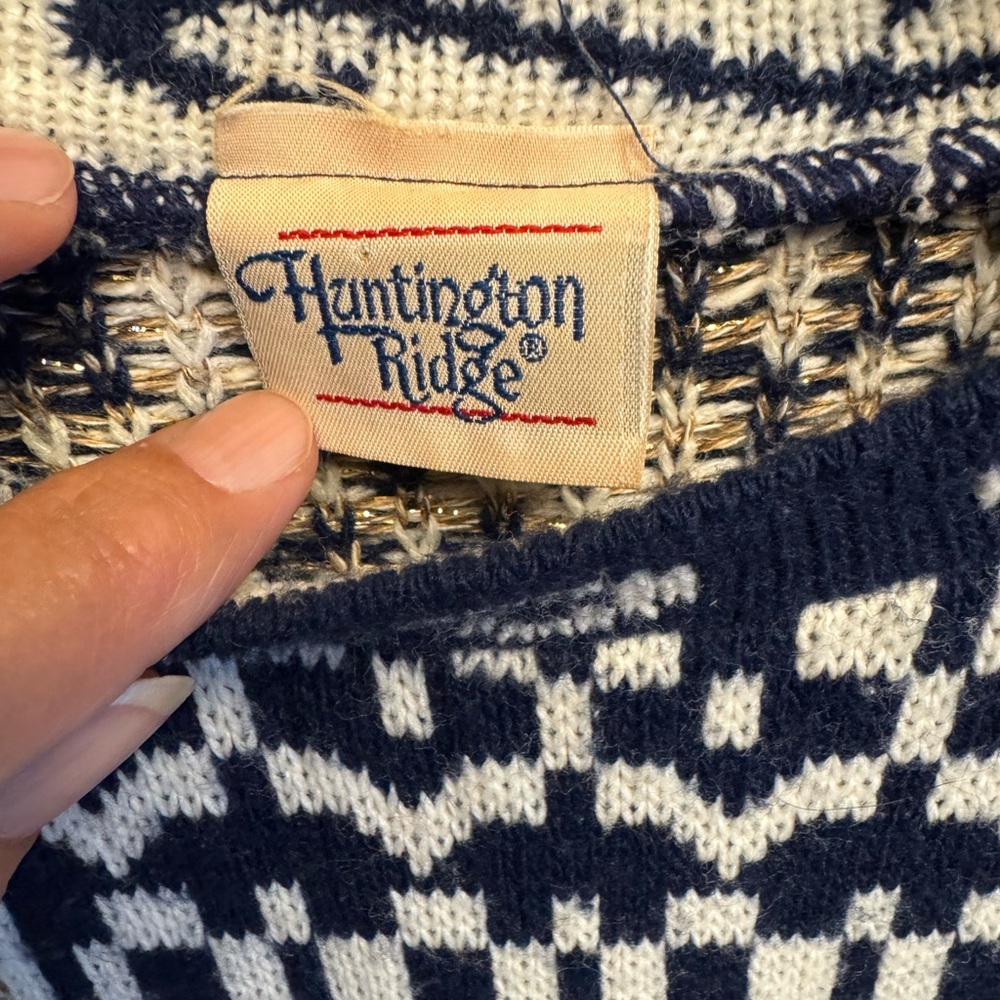 Huntington Ridge Black‎ and Cream Sweater - Picture 5 of 9